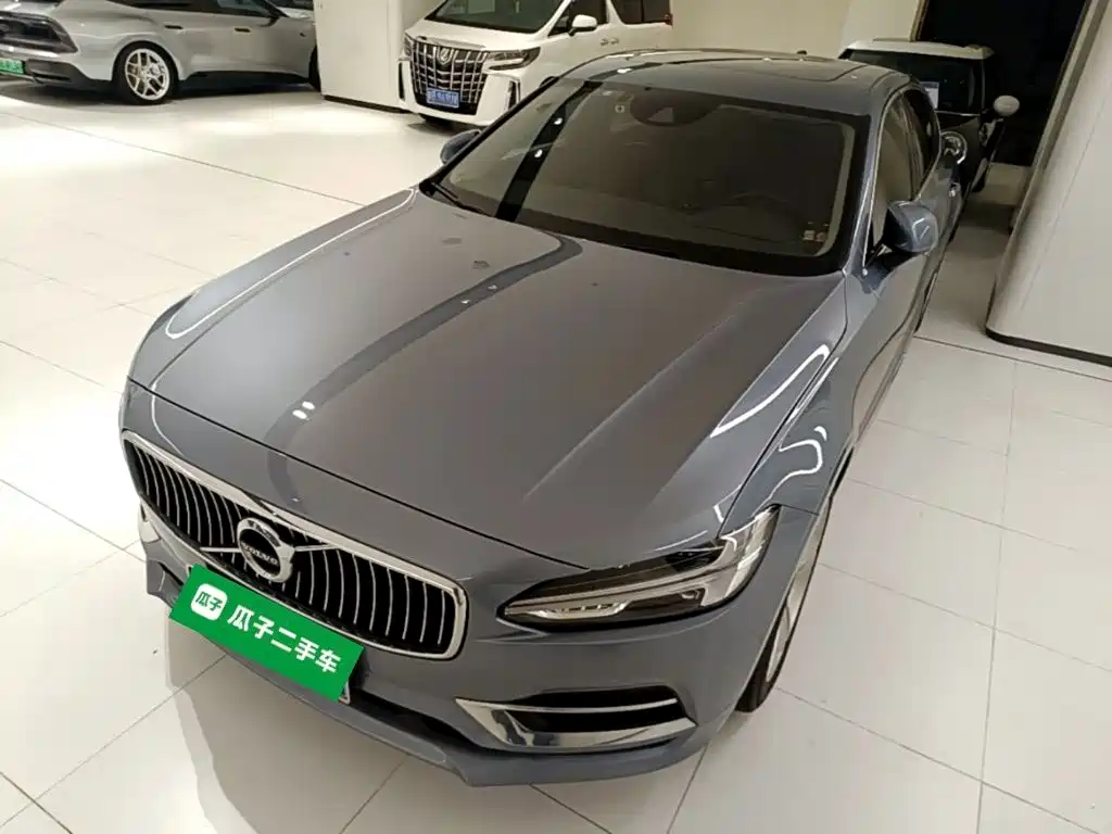 Volvo S90