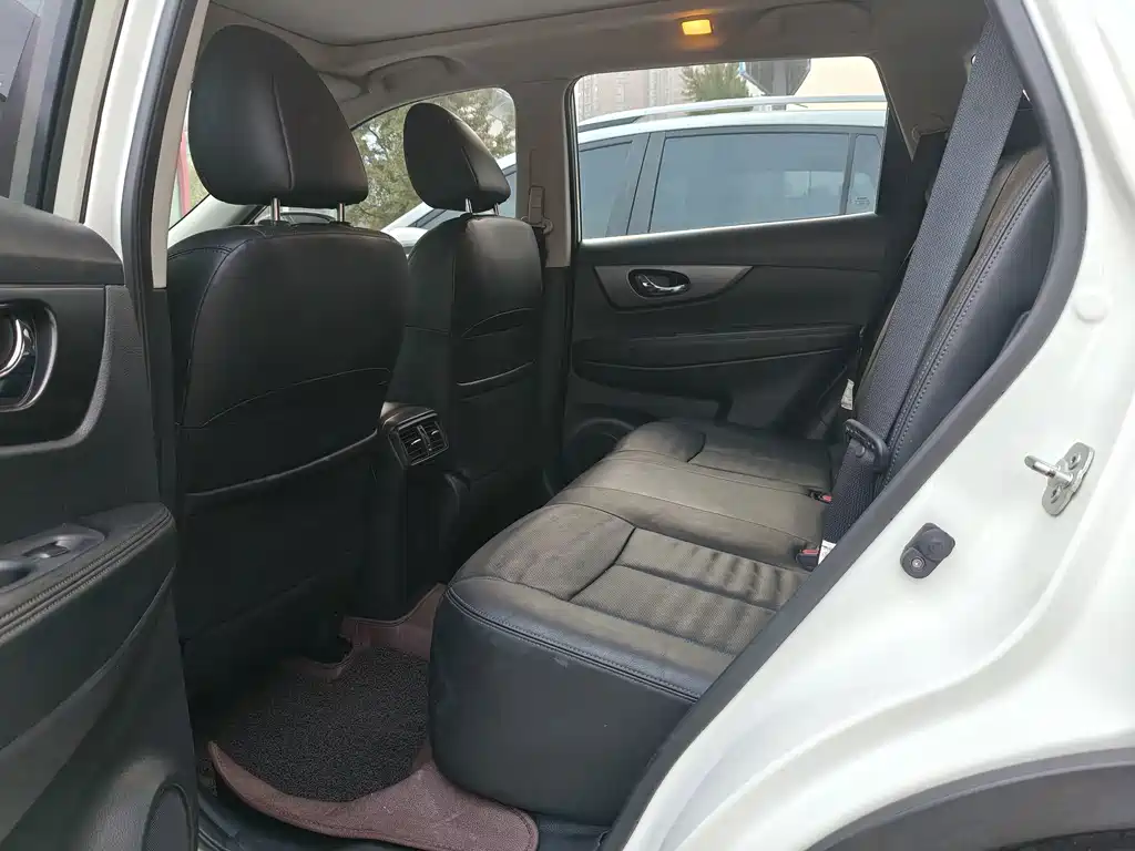 Nissan X-Trail — миниатюра 8