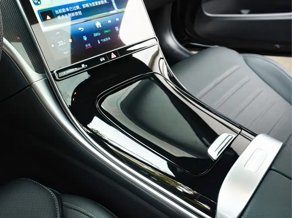 Mercedes-Benz C-Class — миниатюра 12