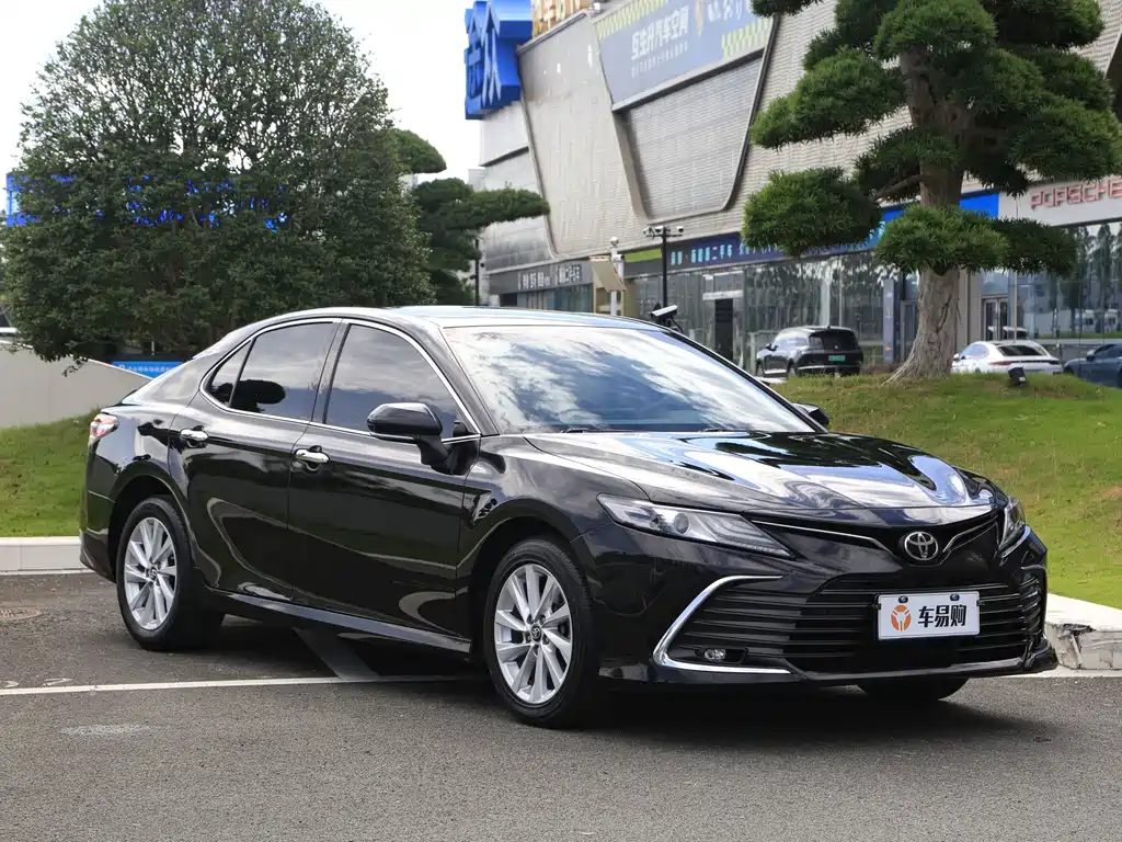 Toyota Camry — миниатюра 3