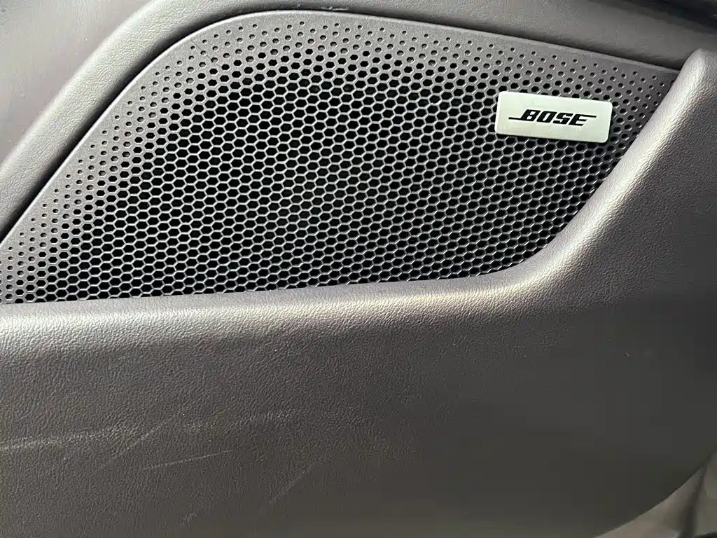 Porsche Taycan — миниатюра 7