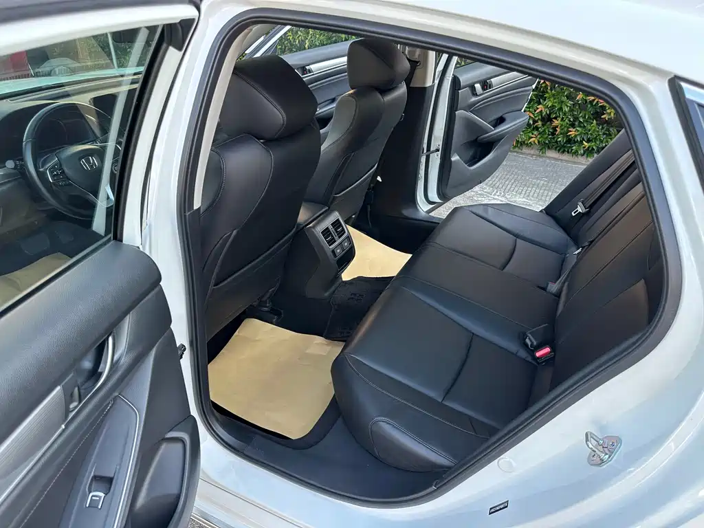 Honda Accord — миниатюра 6
