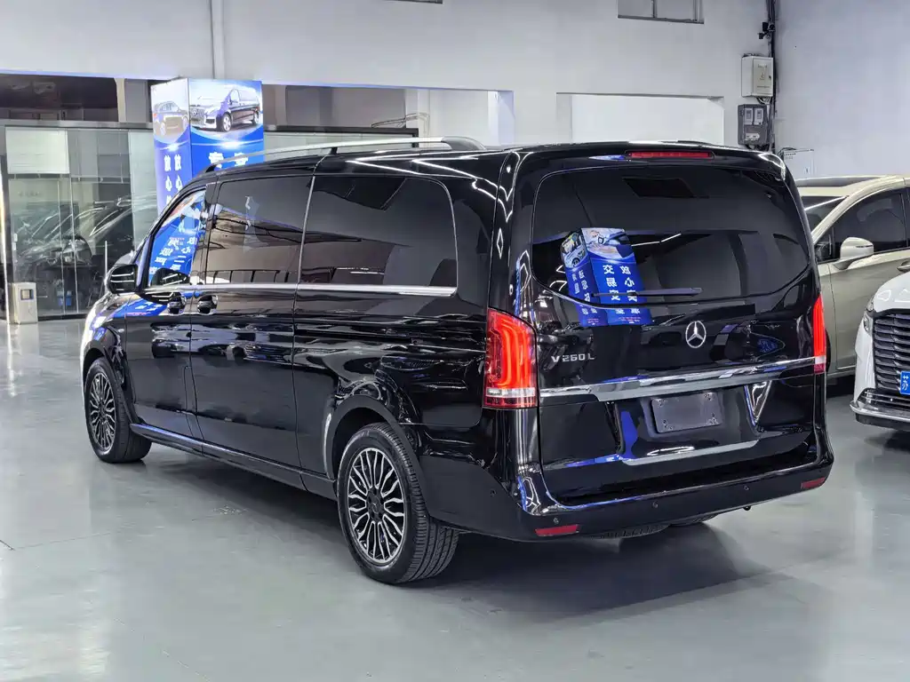 Mercedes-Benz V-Class — миниатюра 17