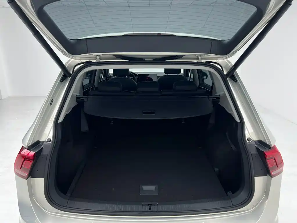 Volkswagen Tiguan L — миниатюра 13