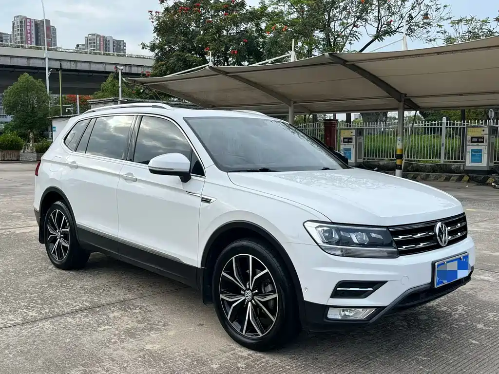 Volkswagen Tiguan L L 2020 330TSI AT Luxury VI
