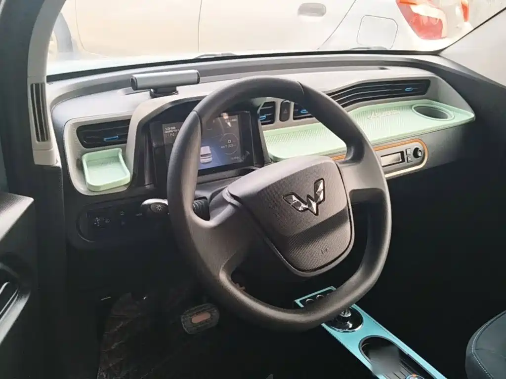 Wuling MINIEV — миниатюра 11