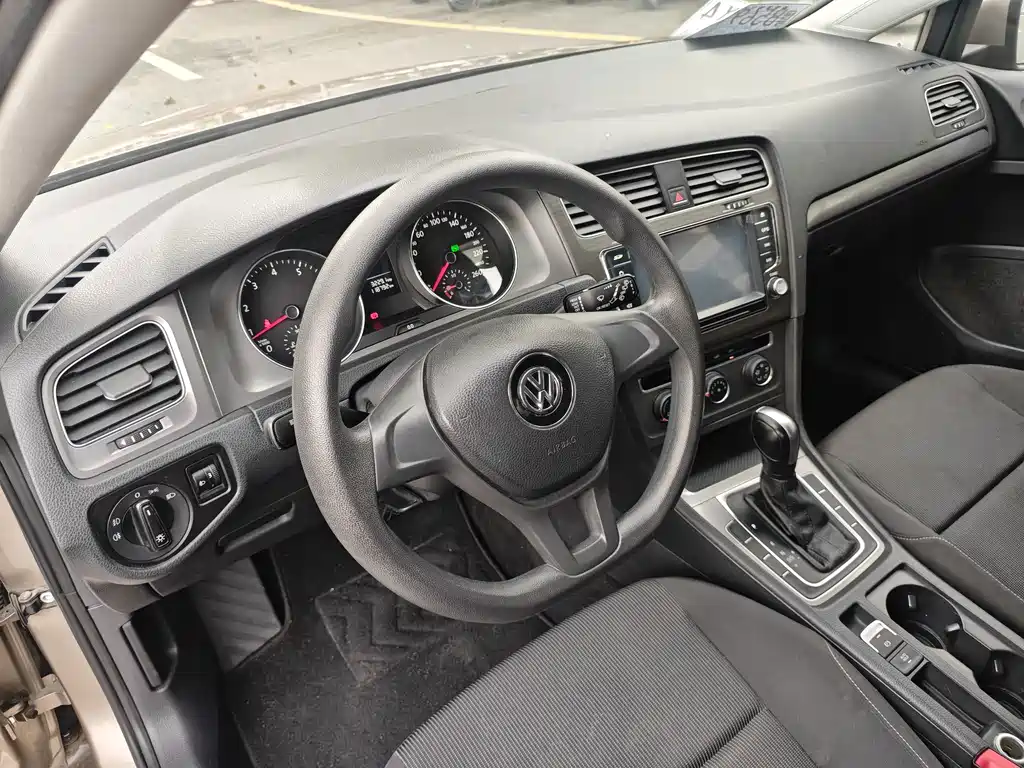 Volkswagen Golf — миниатюра 8