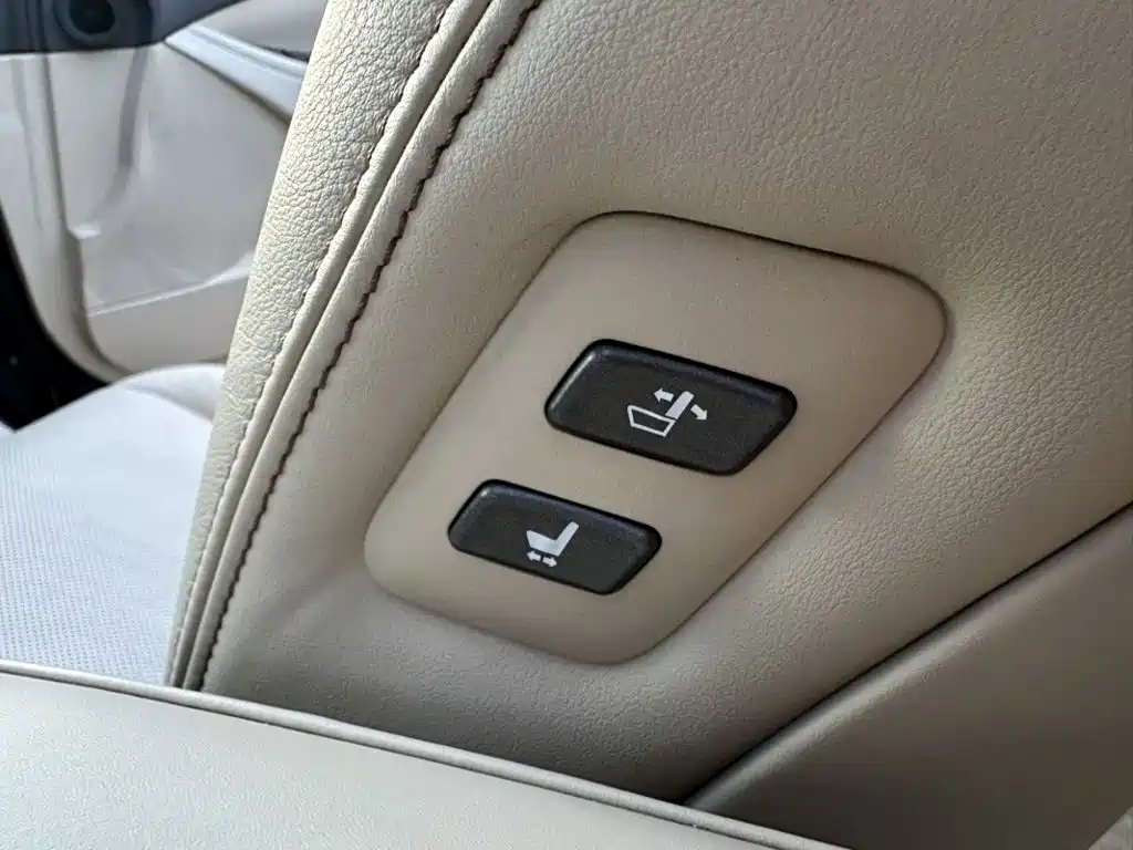 Lexus ES — миниатюра 12