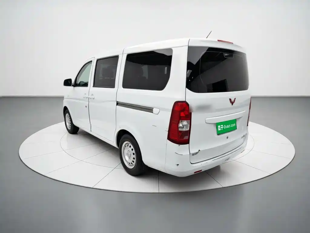 Wuling Rongguang V — миниатюра 4