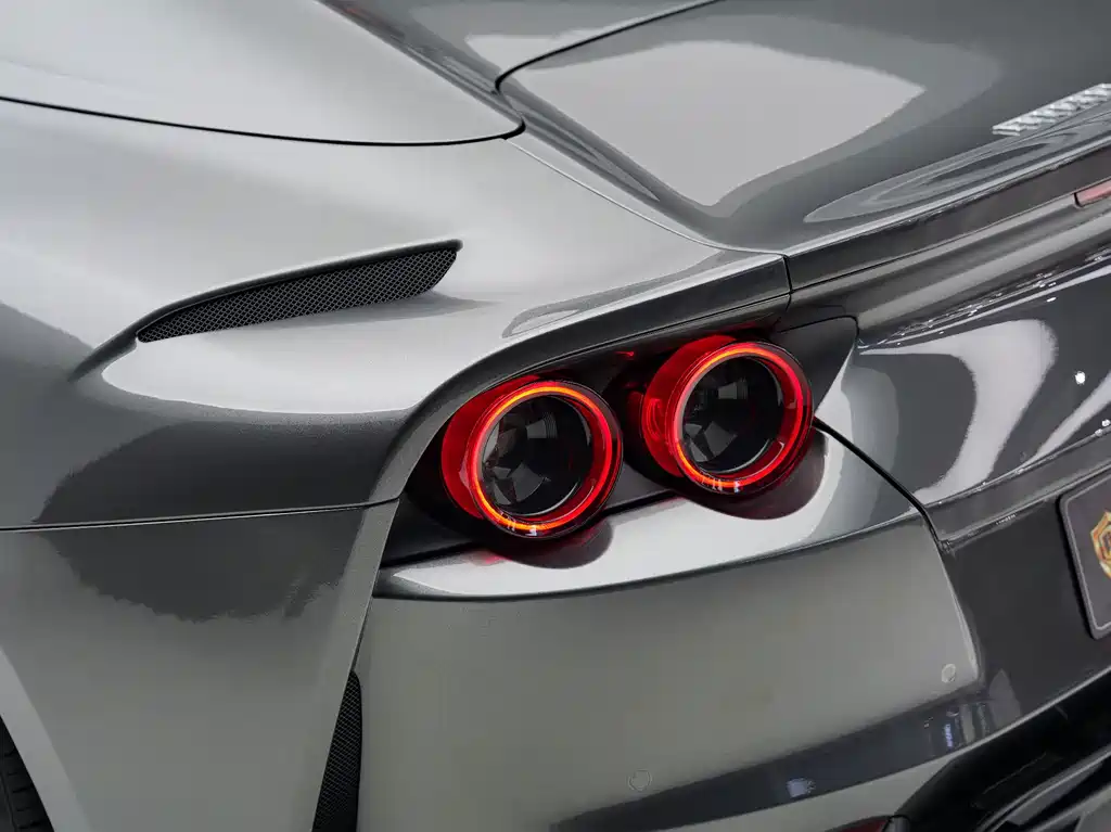 Ferrari 812 — миниатюра 6