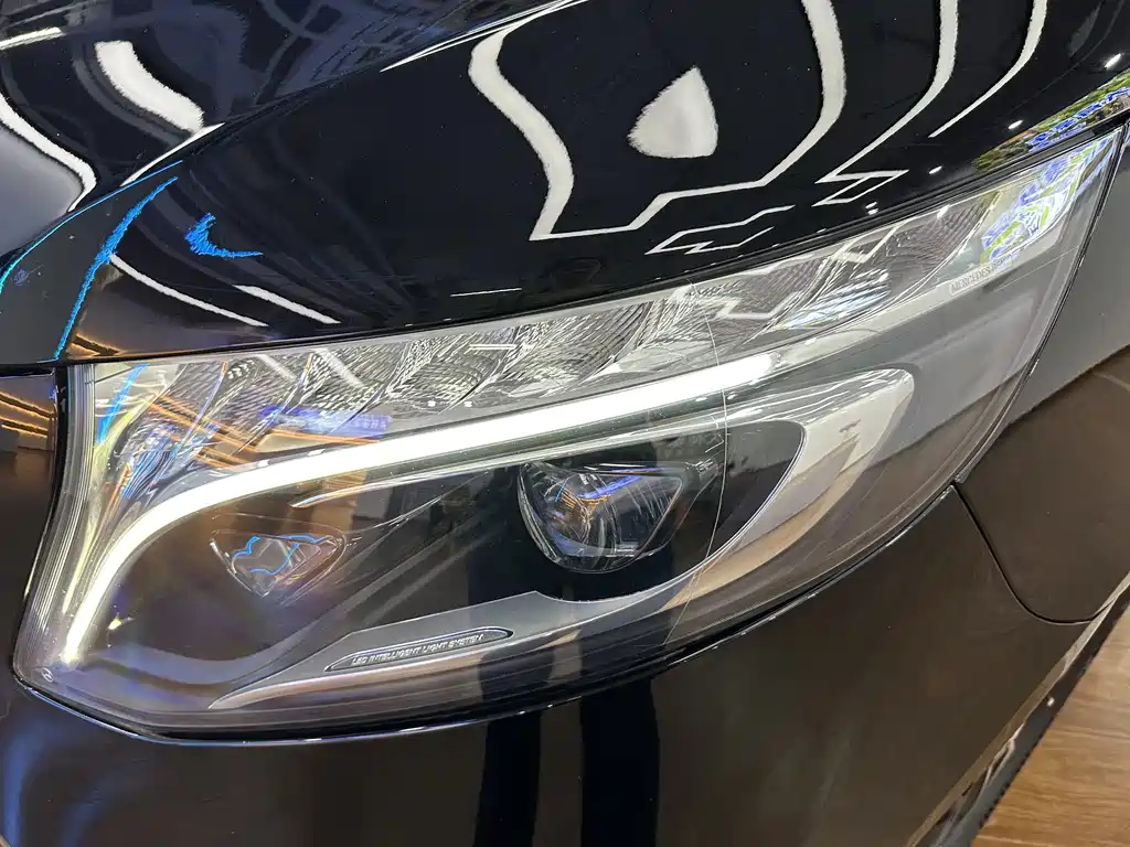 Mercedes-Benz V-Class — миниатюра 13