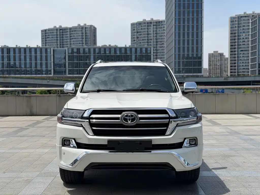 Toyota Land Cruiser 2018 4.6L AT