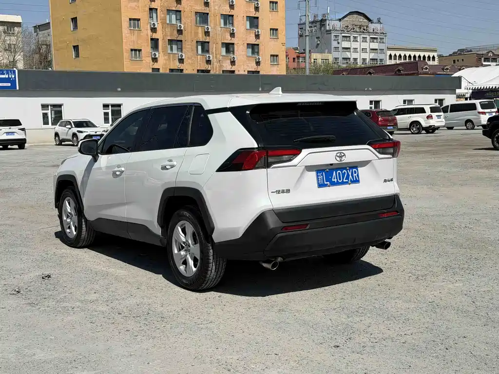 Toyota RAV4 2023 2.0L CVT