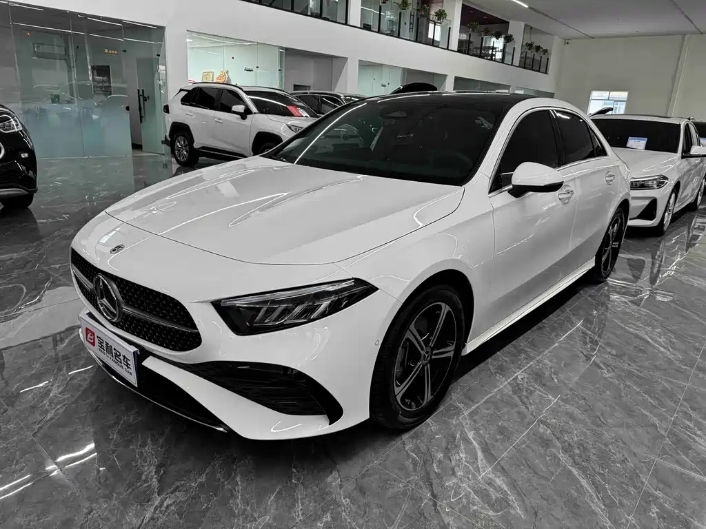 Mercedes-Benz A-Class A 2024 A 200 L Fashion