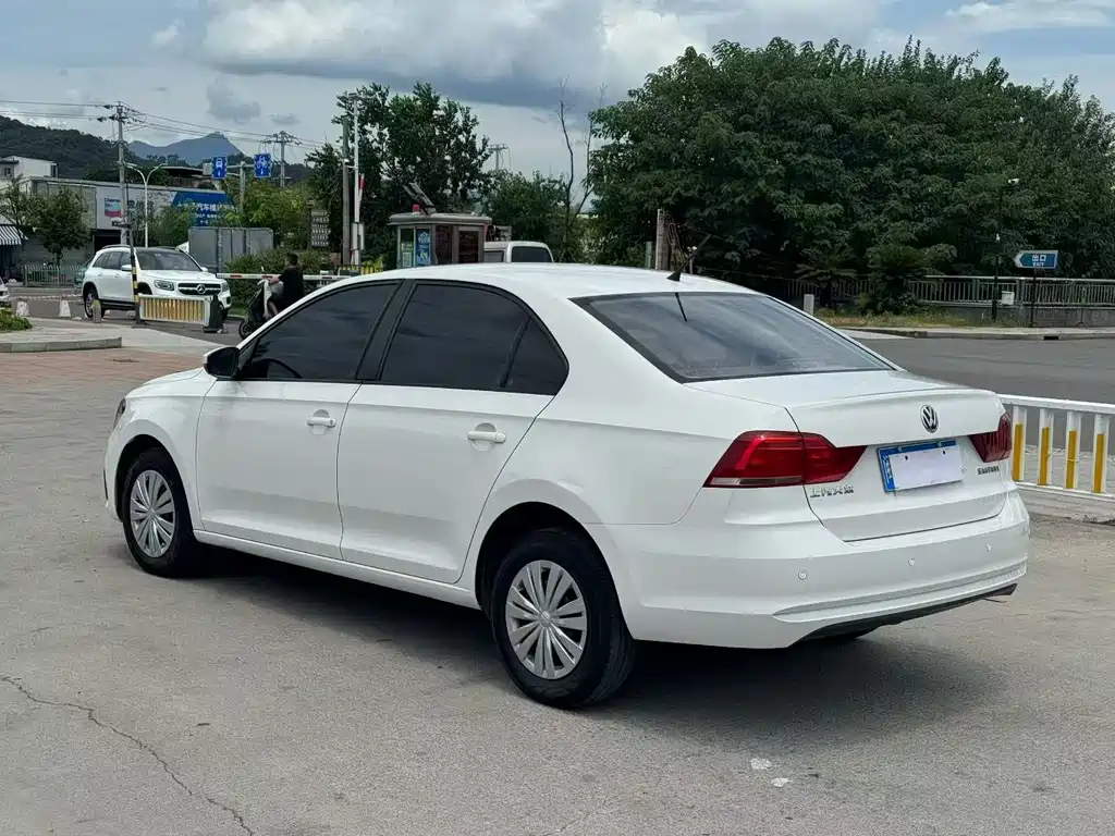 Volkswagen Santana — миниатюра 4