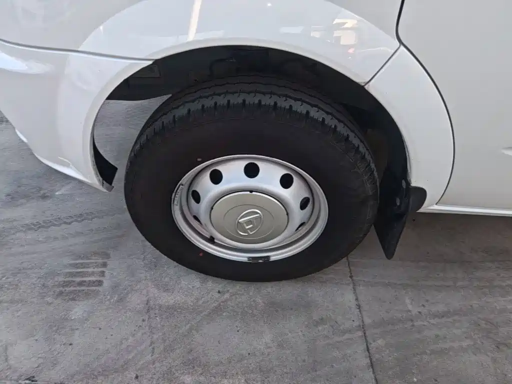 MAXUS V80 — миниатюра 23