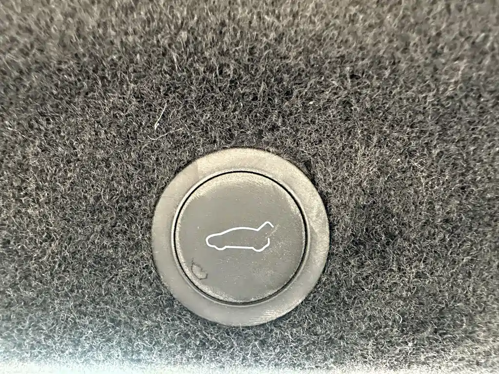 Tesla Model Y — фотографии объявления, Фото 16
