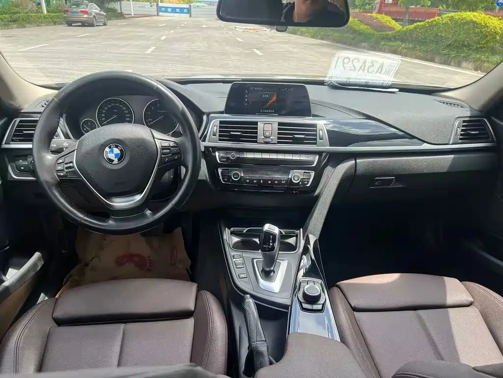 BMW 3 Series — миниатюра 12
