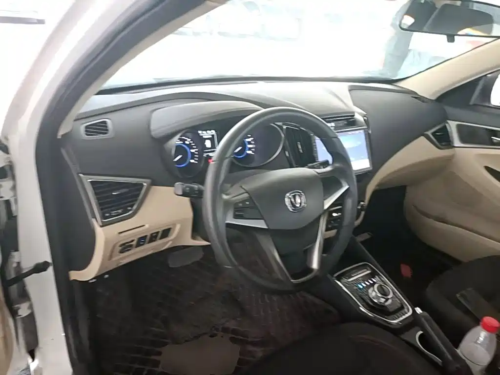 Changan Eado New Energy — миниатюра 10