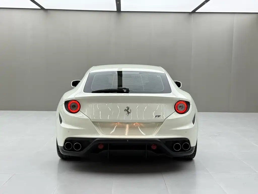Ferrari FF — миниатюра 8