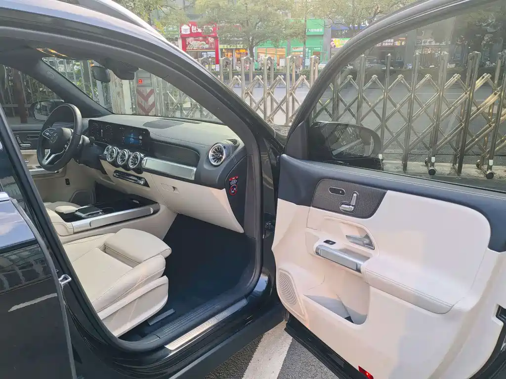 Mercedes-Benz EQB — миниатюра 8