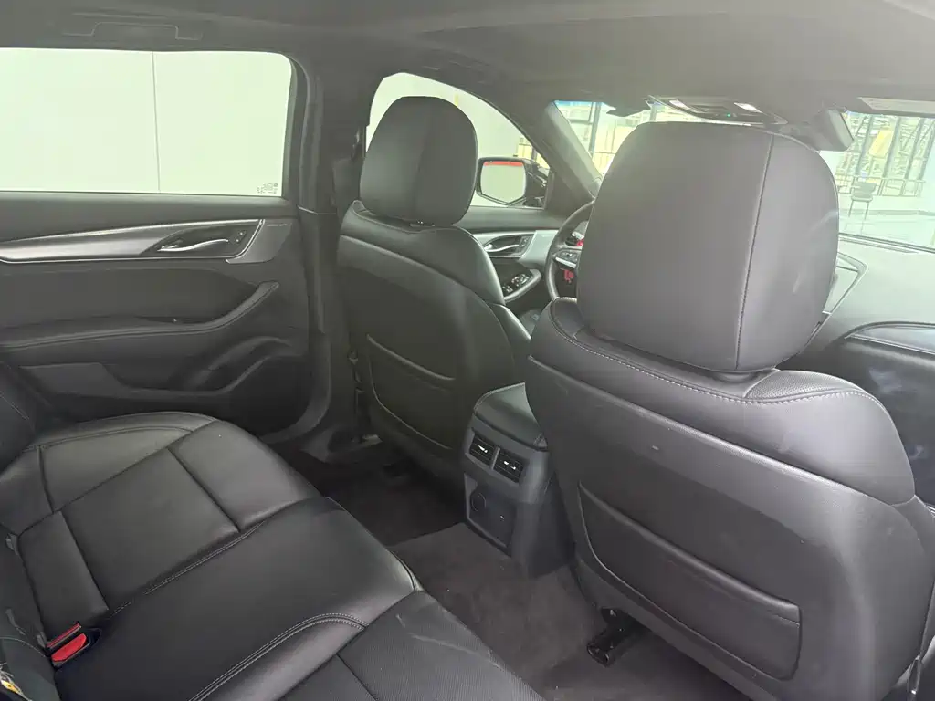 Cadillac CT5 — миниатюра 12