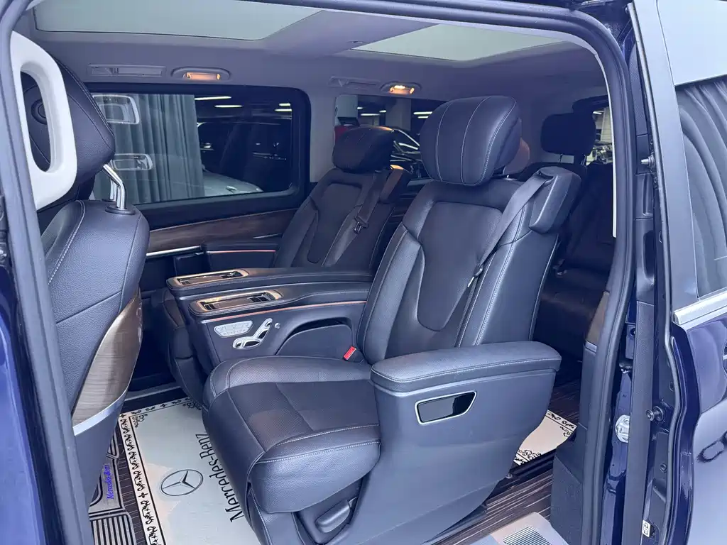 Mercedes-Benz V-Class — миниатюра 10