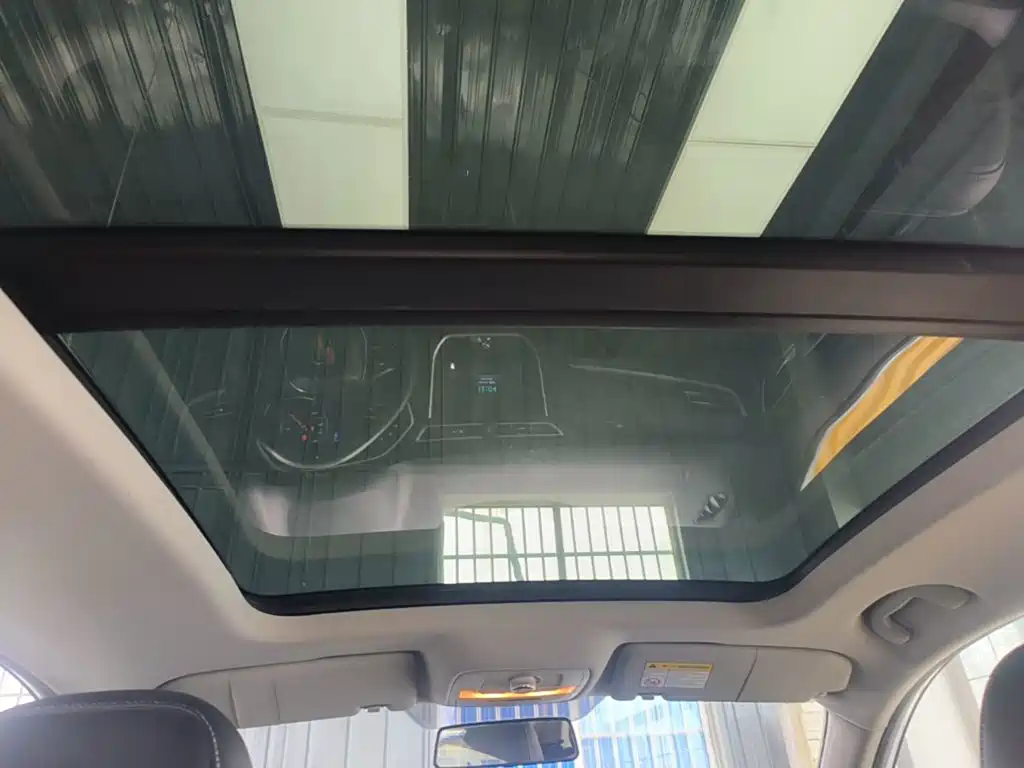 Roewe RX3 — миниатюра 18
