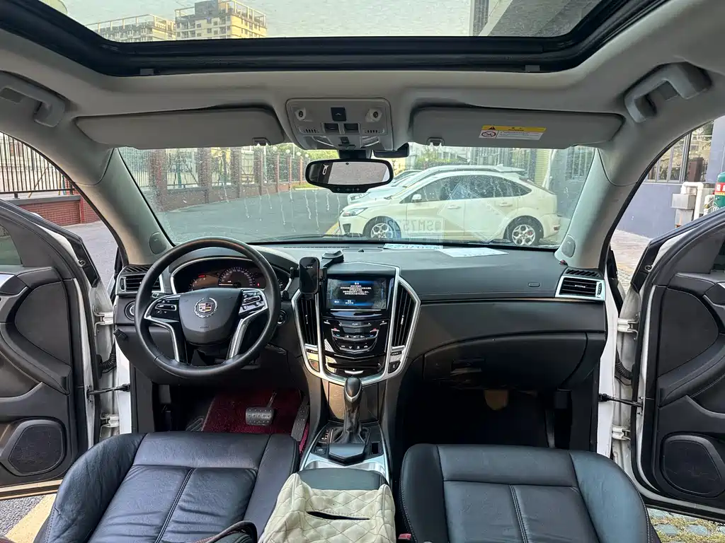 Cadillac SRX — миниатюра 5