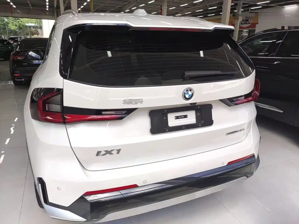 BMW iX1 — миниатюра 6