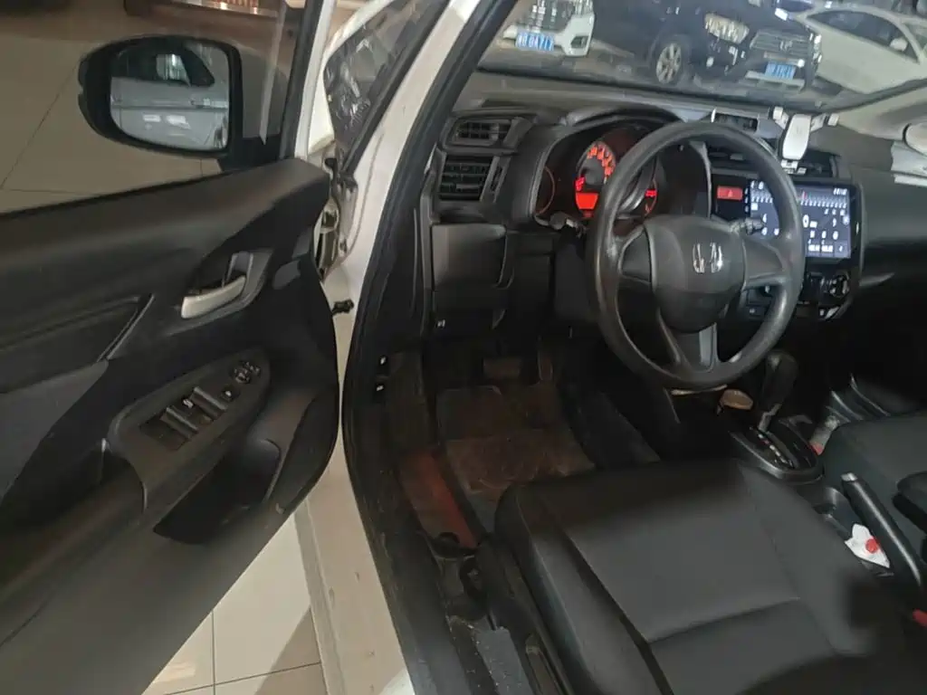 Honda Fit — миниатюра 16