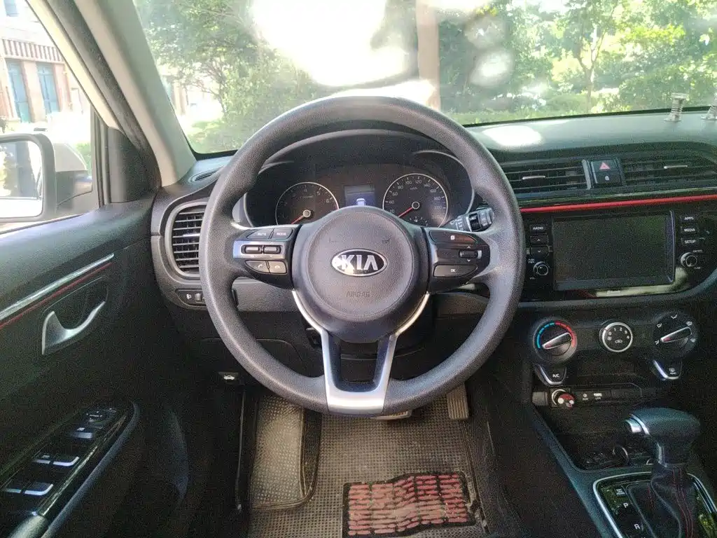 Kia KX Cross — миниатюра 11