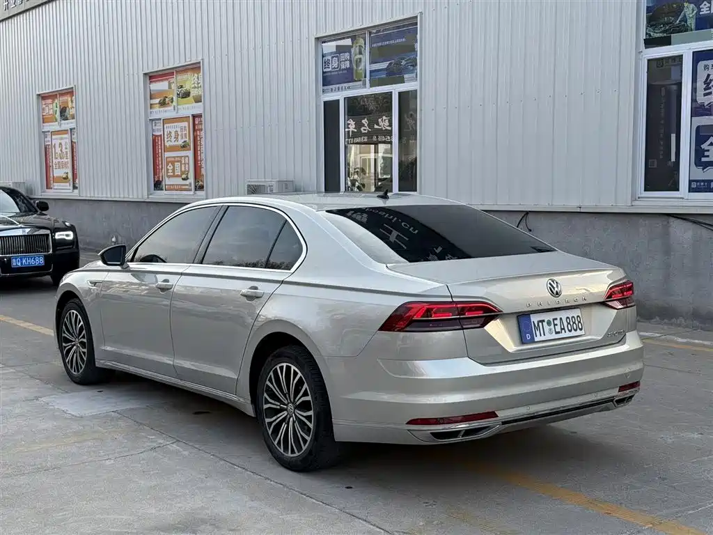 VOLKSWAGEN HUIANG