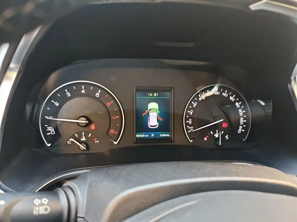 Wey Wey VV5 — миниатюра 12