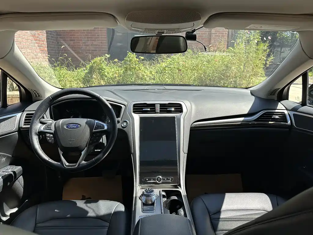 Ford Mondeo — миниатюра 21