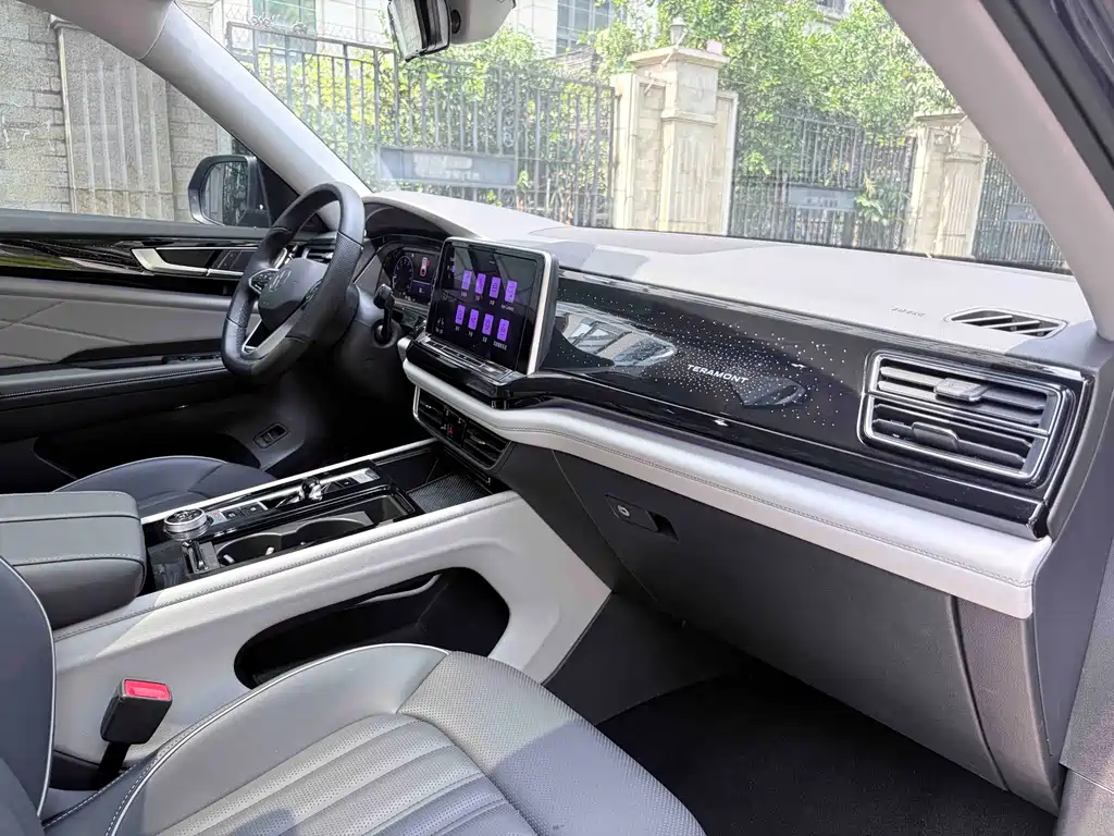 Volkswagen Teramont — миниатюра 9