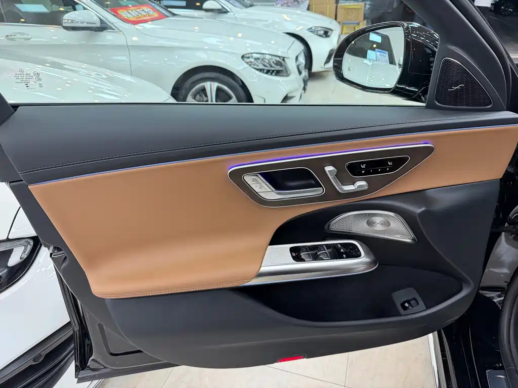 Mercedes-Benz E-Class — миниатюра 4