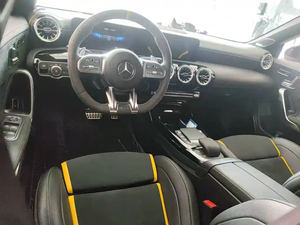 MERCEDES-BENZ CLA AMG