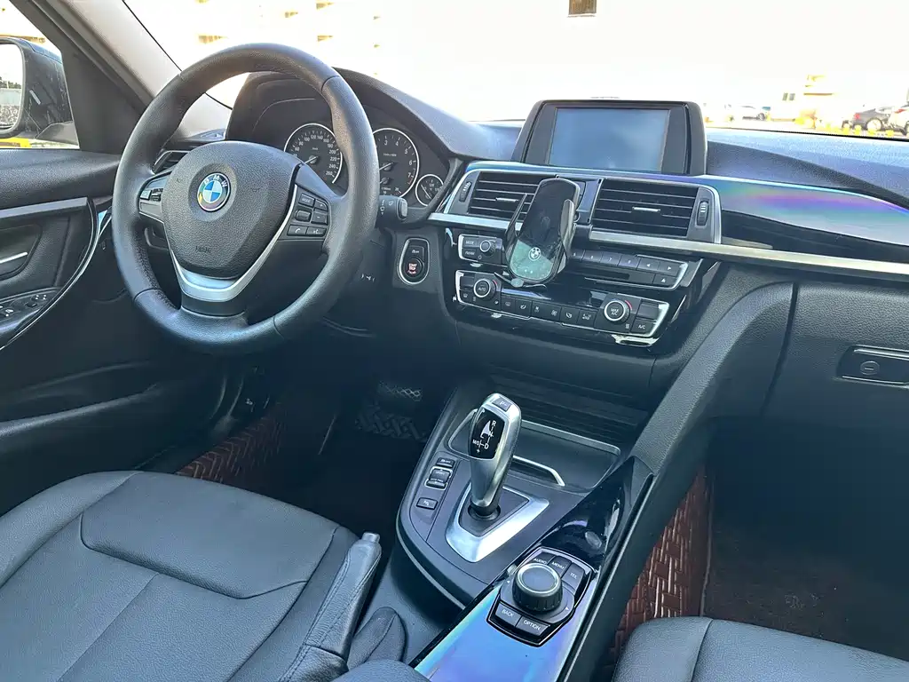 BMW 3 Series — миниатюра 15