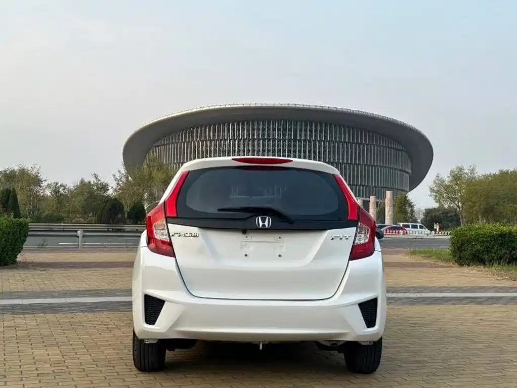 Honda Fit — миниатюра 5
