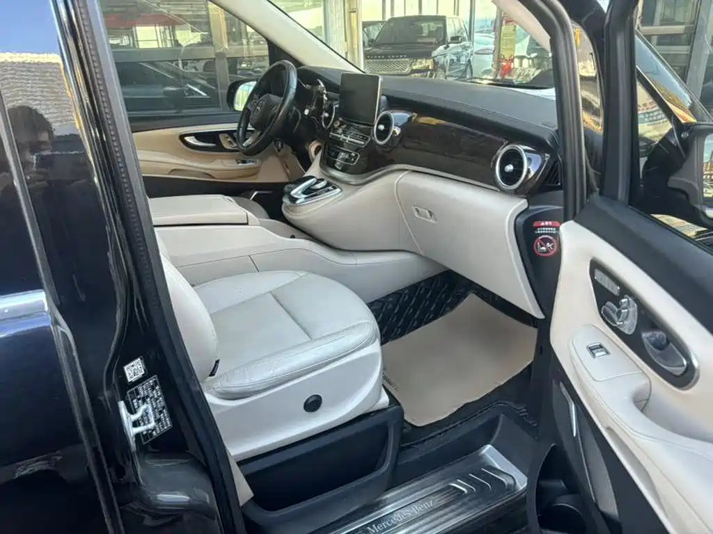 Mercedes-Benz V-Class V 2018 V 260 L Luxury Long Wheelbase VI