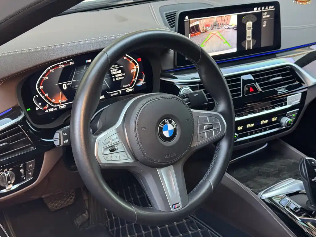 BMW 5 Series — миниатюра 17