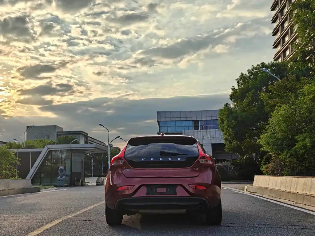 Volvo V40 — миниатюра 8