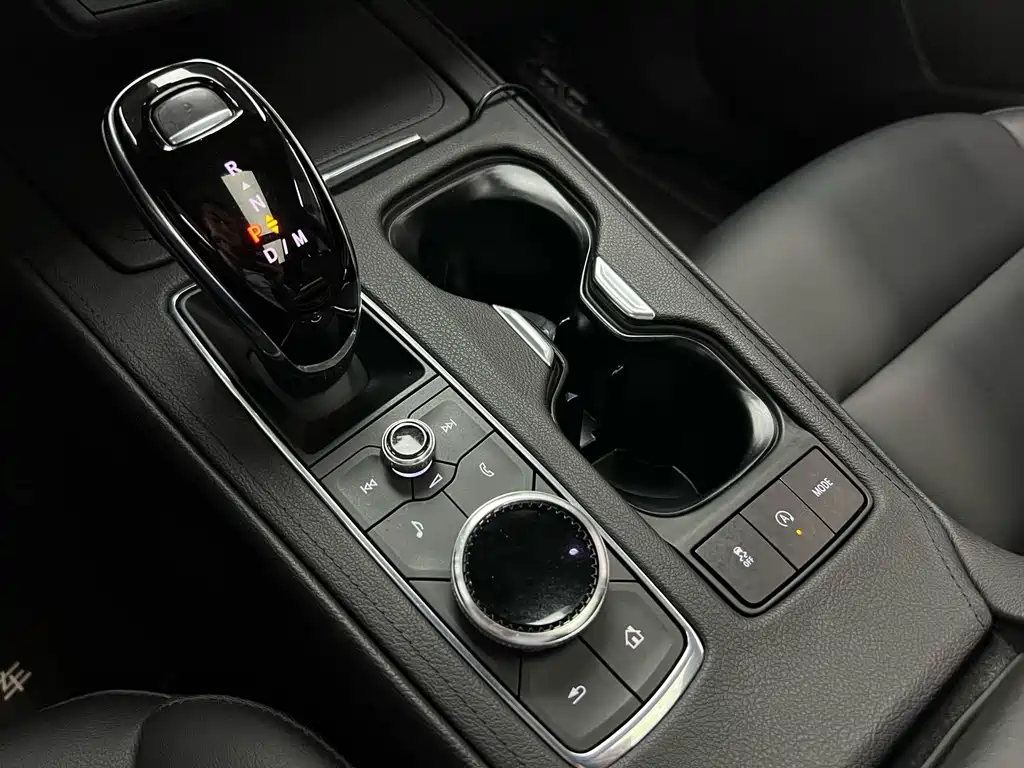 Cadillac XT4 — миниатюра 15