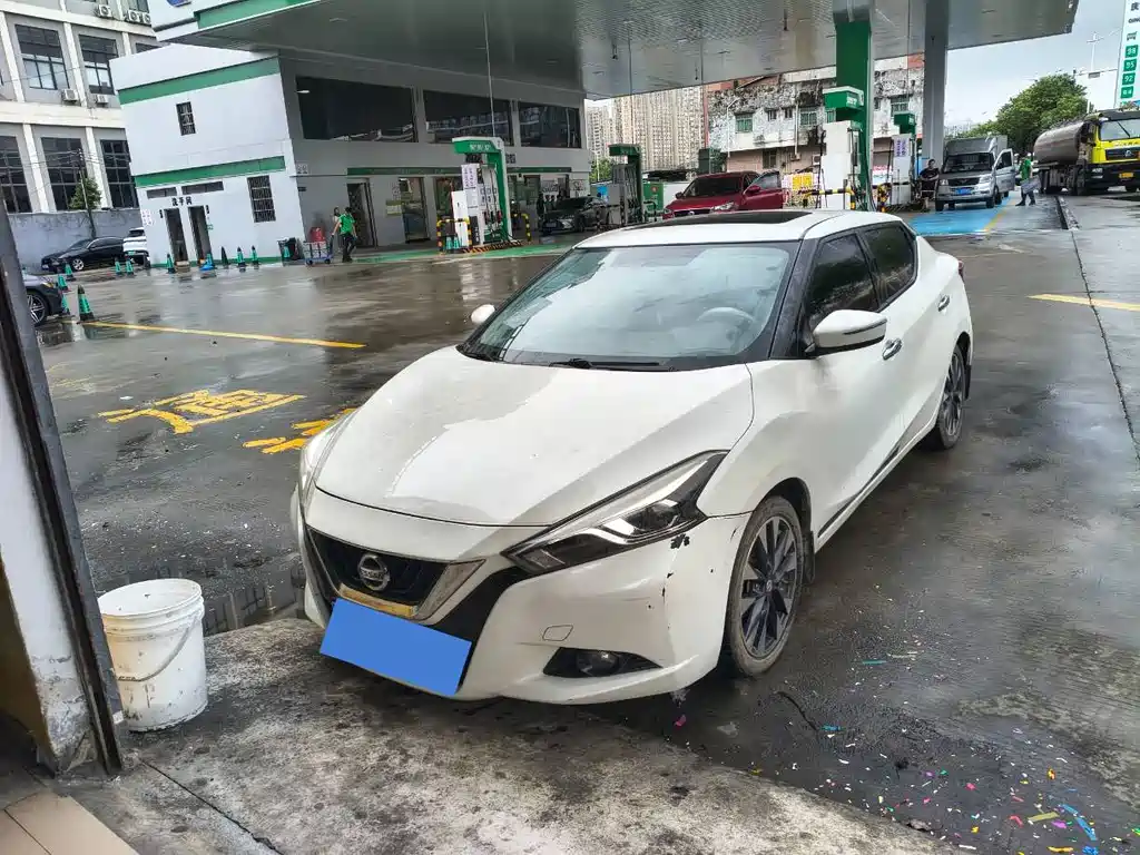 2018 Nissan Bluebird - zdjęcie 1 z 6