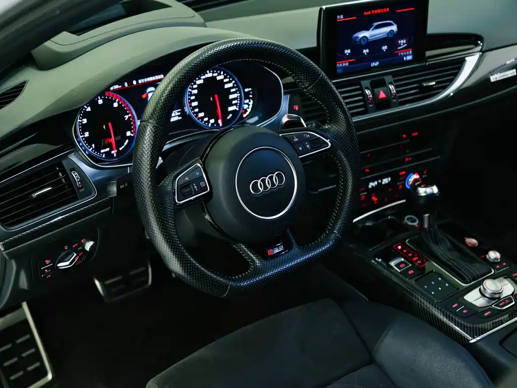 Audi RS 6 RS 6 4.0T Avant, фото 9