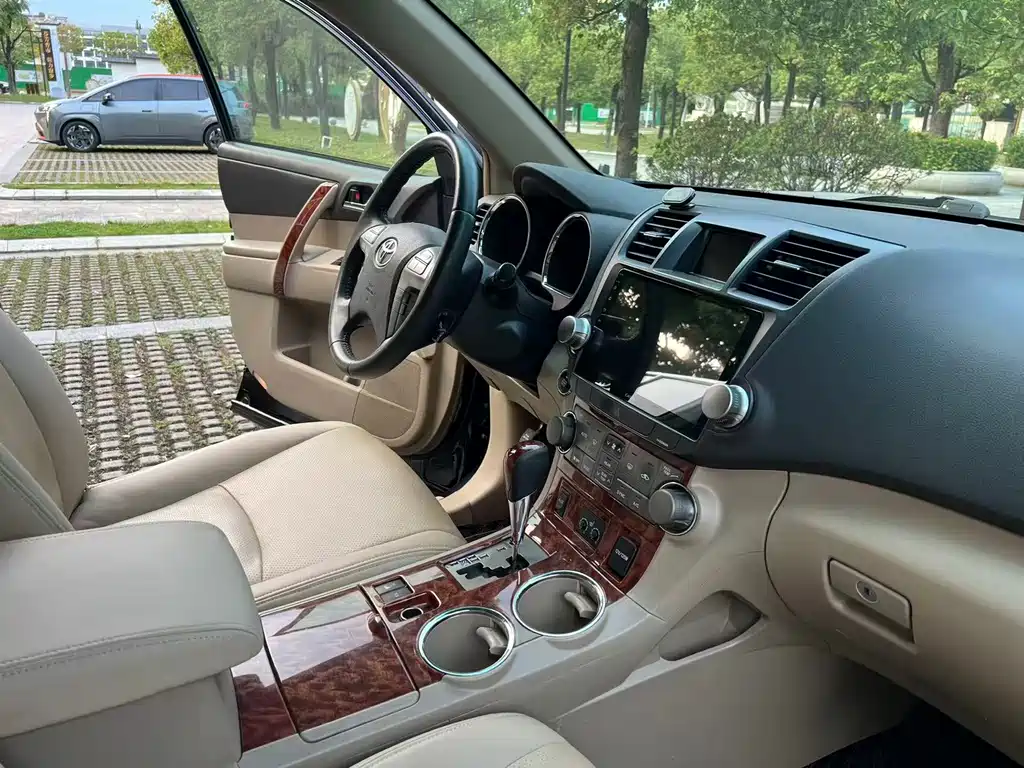 Toyota Highlander — миниатюра 12