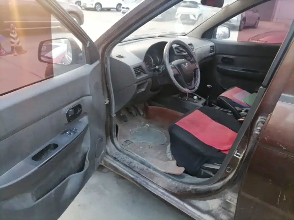 Wuling Hongguang — миниатюра 21