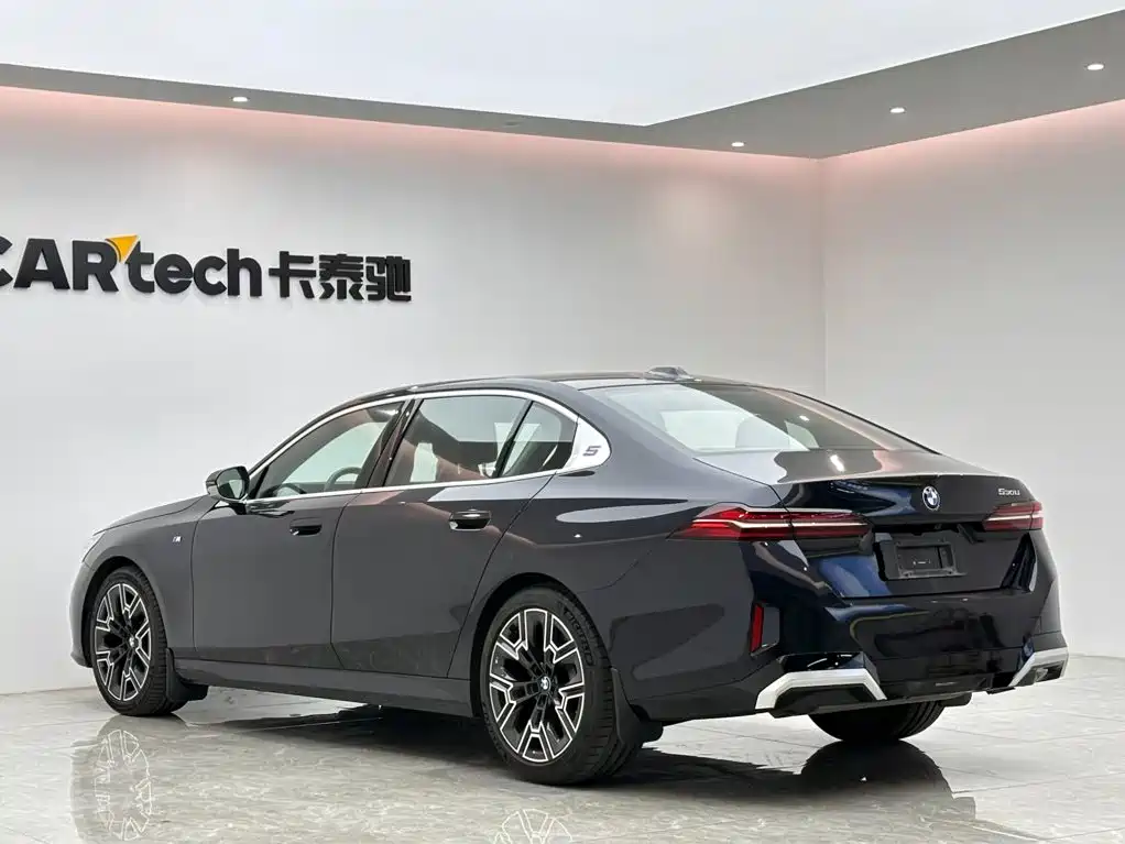 BMW 5 Series — миниатюра 3