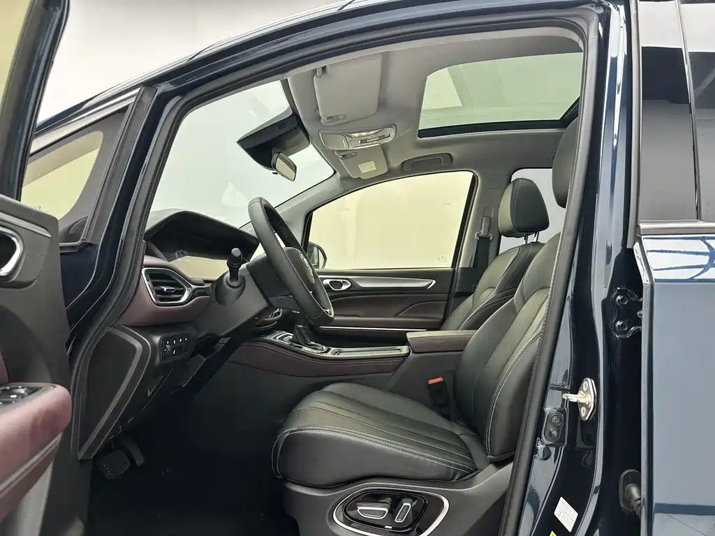 GAC Motor Trumpchi M6 — миниатюра 5